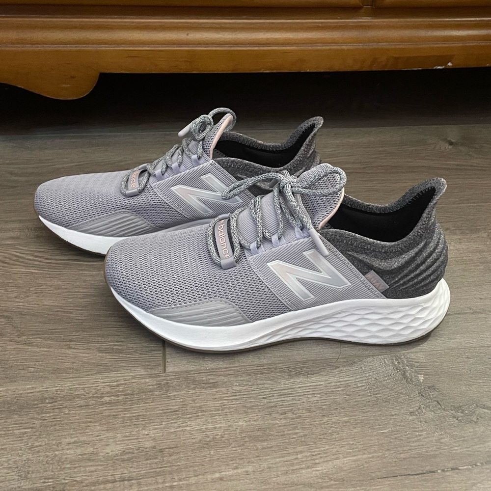 New Balance Women's Fresh Foam Roav V1 Sneaker